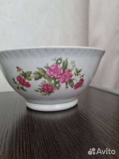 Тарелки, кружки, салатники