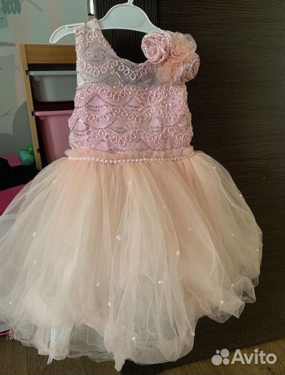 Платье праздничное