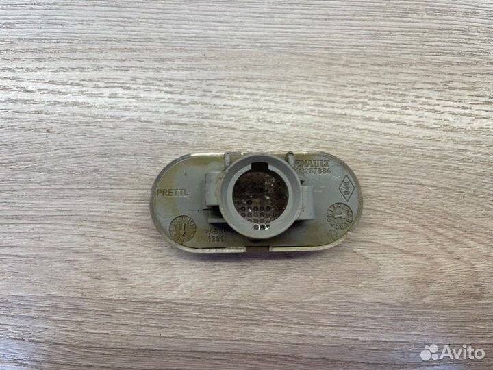 Повторитель поворота Renault Duster