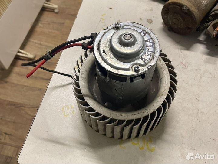 Моторчик отопителя Opel Astra H / Family 2004-2015