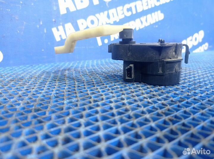 Моторчик заслонок отопителя Bmw E46 седан M52B25