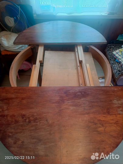 Круглый стол раздвижной из массива