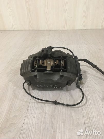 Суппорт тормозной передний правый Mercedes Benz