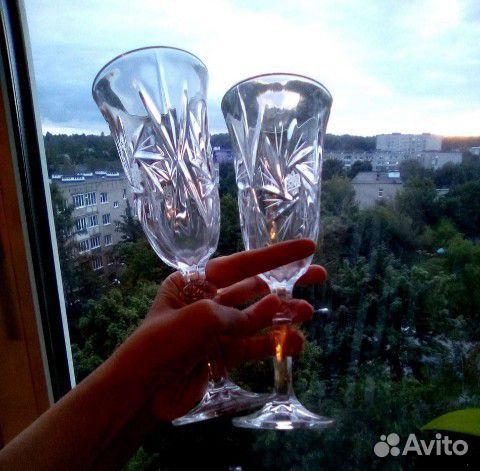 Лебедь хрустальный с фужерами