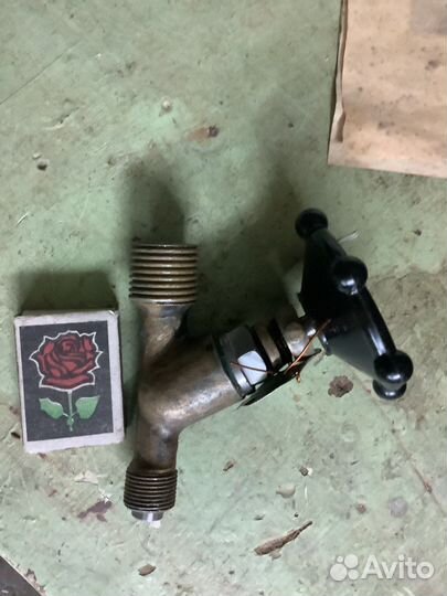 Манометрический запорный краны