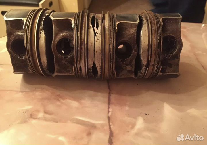 Поршень с шатуном га моторт BMW N55