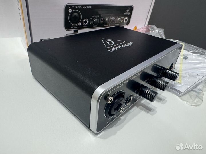 Внешняя Звуковая карта Behringer U-Phoria UMC22