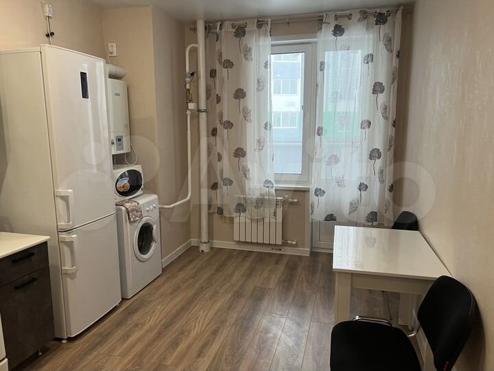 2-к. квартира, 54 м², 3/15 эт.
