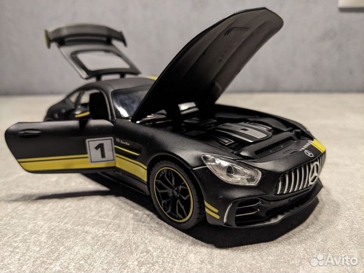 Модель автомобиля Mercedes Benz AMG