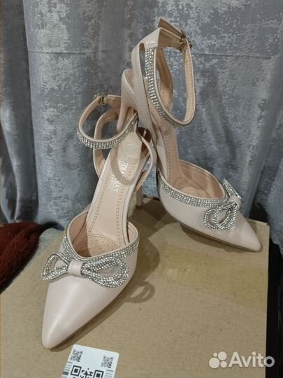 Босоножки женские 38 размер