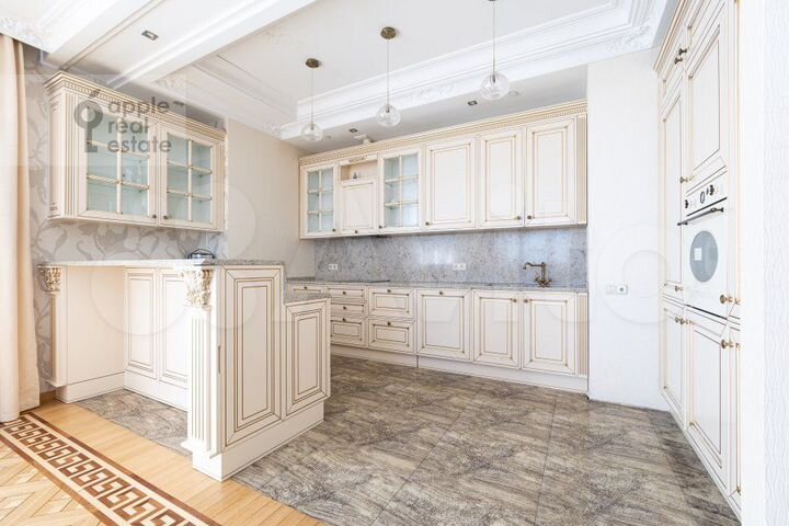 5-к. квартира, 200 м², 31/36 эт.