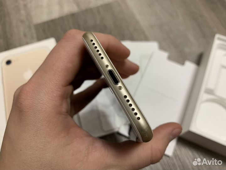 iPhone 7, 32 ГБ