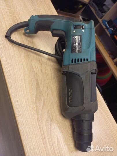 Перфоратор Makita HR2470