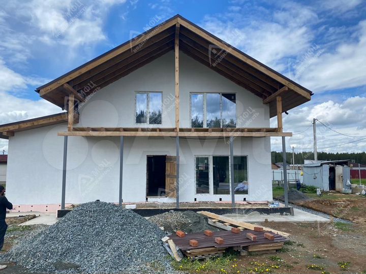 Коттедж 191,5 м² на участке 7,2 сот.