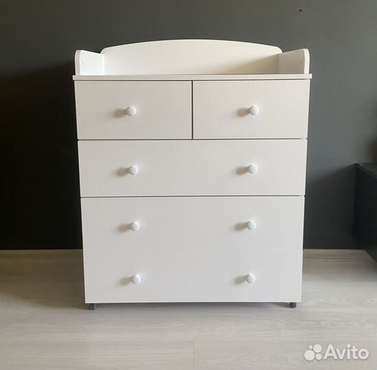 Комод пеленальный белый на колесиках