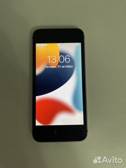 iPhone SE, 32 ГБ