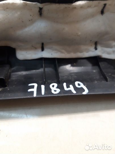 Внутренняя накладка порога (передняя, правая)