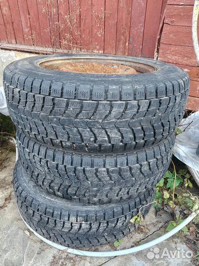 Hankook AM06 215/65 R16