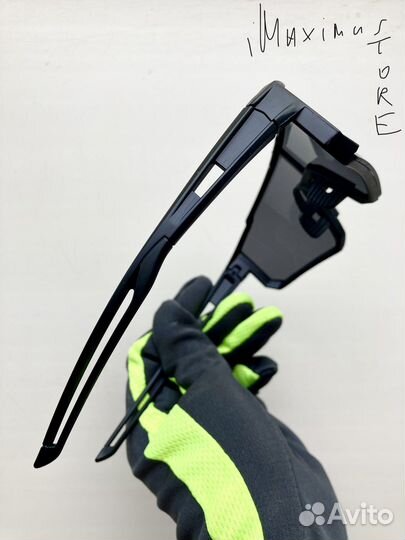 Очки спортивные солнцезащитные чёрные