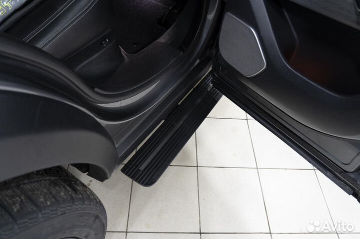 Выдвижные пороги Land Rover Range Rover Velar