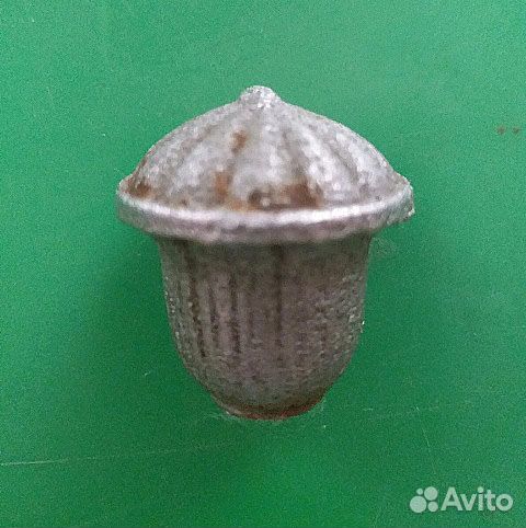 Резная ручка от старинного комода и другое