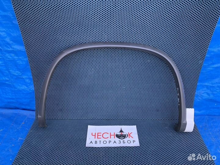 Накладка крыла R - line Tiguan с 2011г