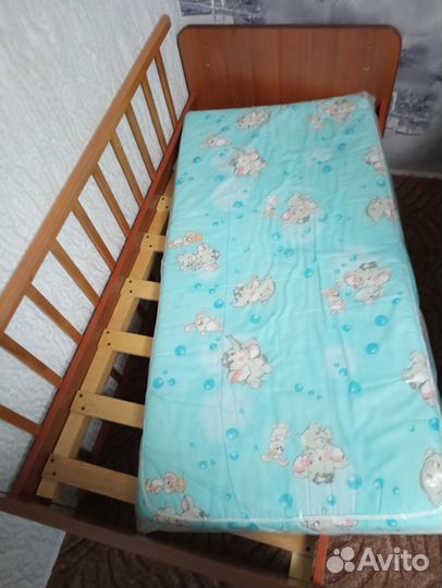 Детская кроватка