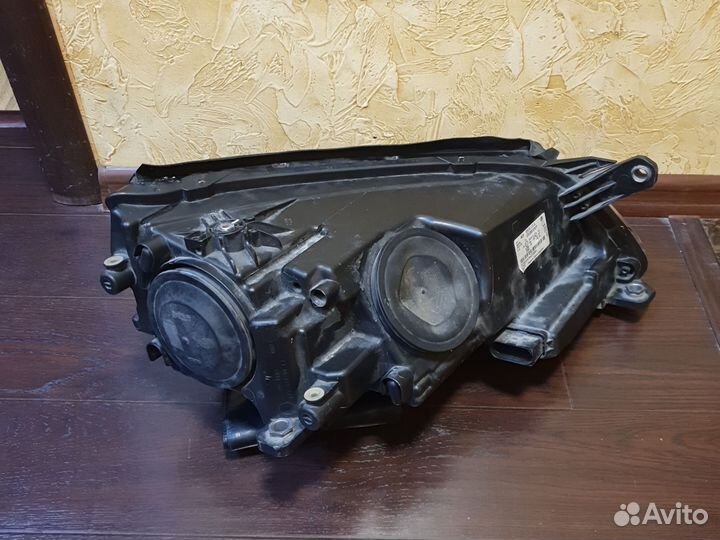 Фара ксенон левая Volkswagen Tiguan