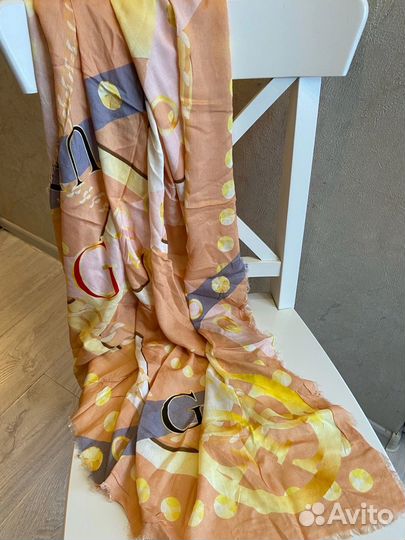 Шарф новый guess