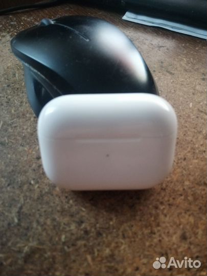 Зарядный кейс для наушников apple AirPods3