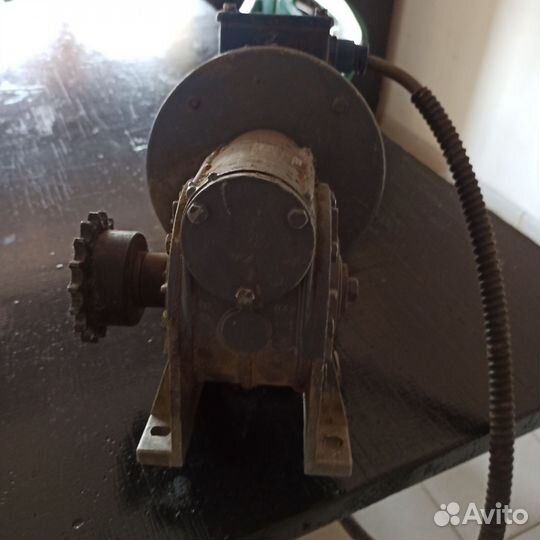 Мотор редуктор 220 - 380