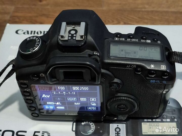 Зеркальный фотоаппарат Canon EOS 5D Mark II