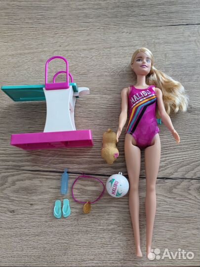 Игровой набор Barbie Чемпион по плаванию с куклой