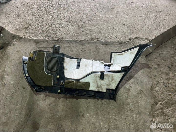 Накладка проема багажника задняя левая Mitsubishi