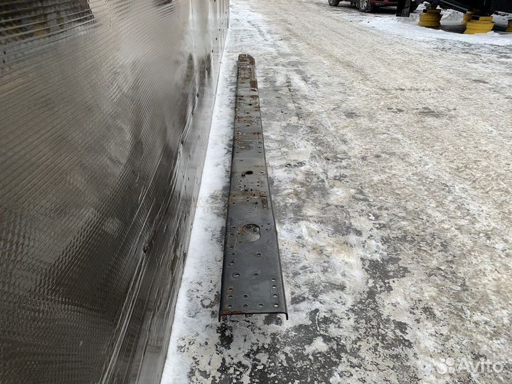 Лонжерон правый Volvo FM