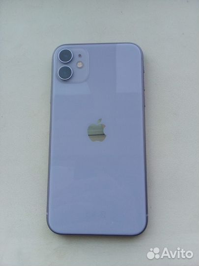 Телефон iPhone 11