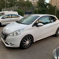 Peugeot 208 1.6 AT, 2013, 104 000 км, с пробегом, цена 800 000 руб.