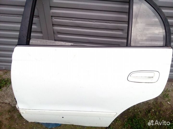 Дверь задняя левая Toyota Corona CT190, Carina
