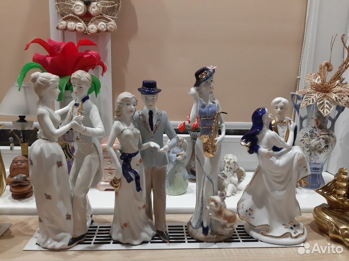 Фарфоровые современные статуэтки