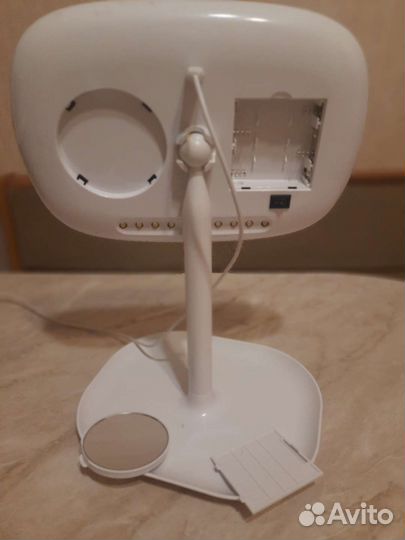 Зеркало для макияжа с подсветкой