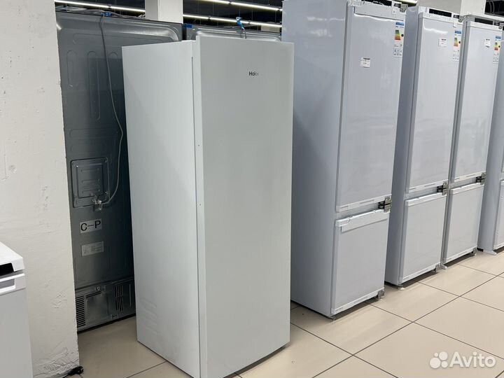 Новая морозильная камера Haier hf300wg