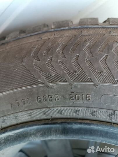 Nokian Tyres Hakkapeliitta 8 SUV 215/65 R16