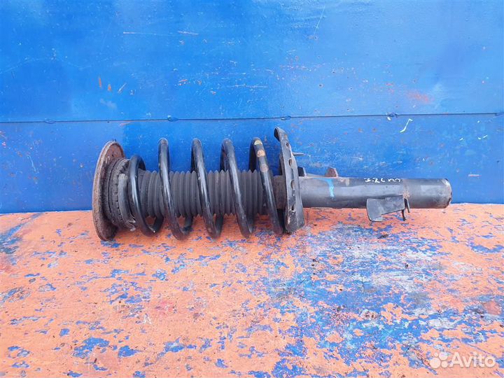 Стойка передняя левая Volvo XC70 2 V70 2007-2016