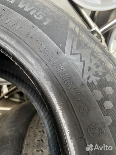 Kumho WinterCraft Ice Wi51 215/55 R17 97T