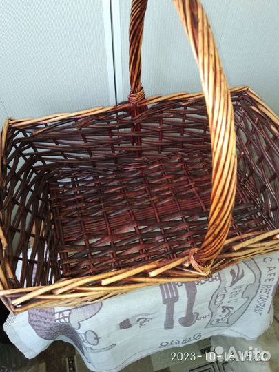 Корзина плетеная