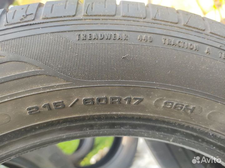 Goodyear EfficientGrip SUV 4x4 215/60 R17 96H