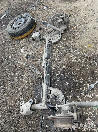 Задняя балка Ниссан Тиида