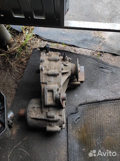 Раздатка для Мазда бонго Френди 1996 гв