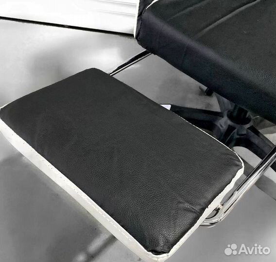 Игровое компьютерное кресло