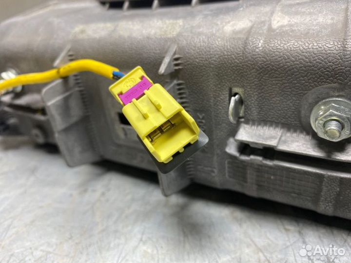 Подушка безопасности пассажирская (в торпедо)